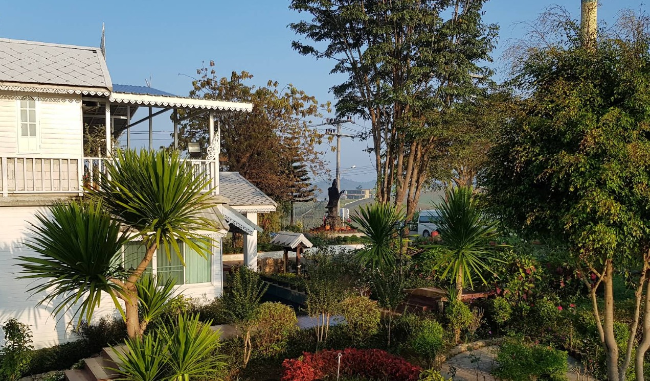 Mountain & Garden Views